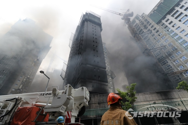 지난 2018년 6월 26일 세종시 2생활권 아파트신축현장 지하실서 누전으로 인한 대형 화재가 발생했다. 3면 사망 등 37명의 사상자를 냈다. 사진 / 세종소방서 제공