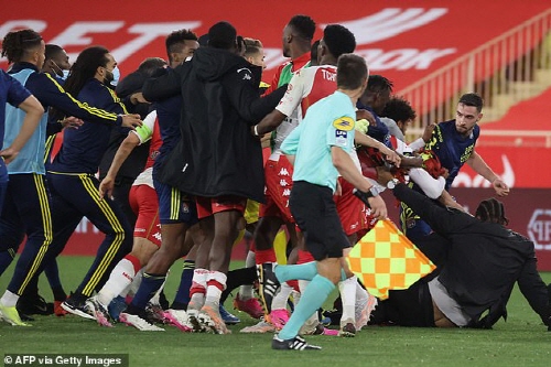 올림피크 리옹-AS 모나코, 챔피언스리그 진출권 달린 경기서 과열된 분위기로 난투극 벌어져/ 사진: ⓒAFP Getty images