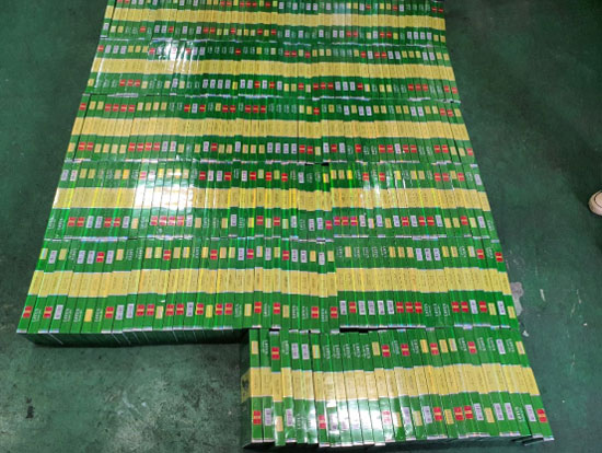 무신고 화물을 이용해 밀수된 중국산 담배 모습 / ⓒ관세청