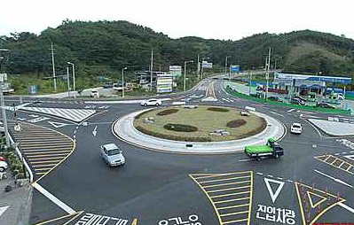 회전교차로의 증가에 따라 통행방법 등의 정의가 부족해 사고도 늘어나고 있다 / ⓒ뉴시스DB