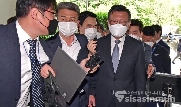 계열사 부당지원' 의혹을 받고 있는 박삼구 전 금호아시아나그룹 회장이 2021.5.12일 오전 서울 서초구 서울중앙지법에서 영장실질심사를 받기 위해 출석하고 있다./시사신문DB