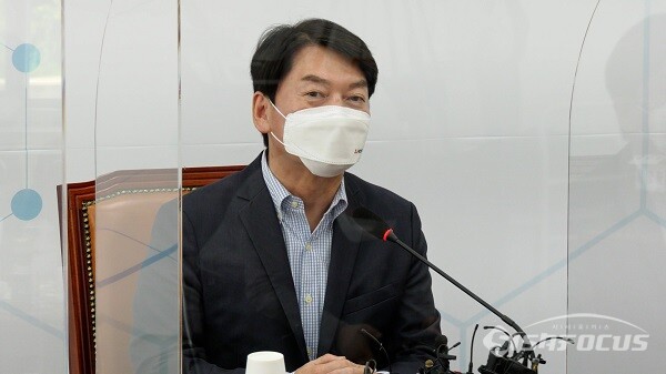 국민의당 안철수 대표가 2일 오후 서울 여의도 국회에서 발언하고 있다. 사진 / 이강산 기자