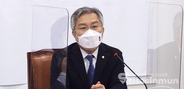 최강욱 열린민주당 대표가 발언하고 있다. 사진 / 이강산 기자