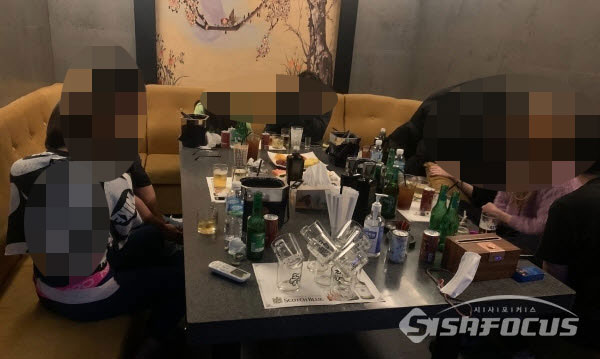 사회적 거리두기 행정조치에도 불구하고 문을 닫고 영업한 유흥업소가 적발됐다 / ⓒ시사포커스DB
