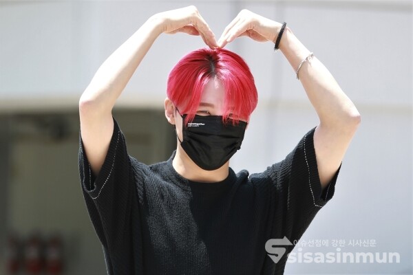 가수 겸 뮤지컬 배우 김준수가 포즈를 취하고 있다. [사진 /오훈 기자]