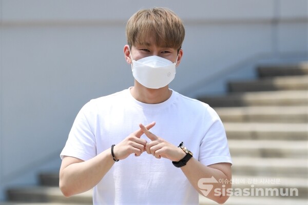 가수 겸 뮤지컬 배우 서은광이 포즈를 취하고 있다. [사진 /오훈 기자]