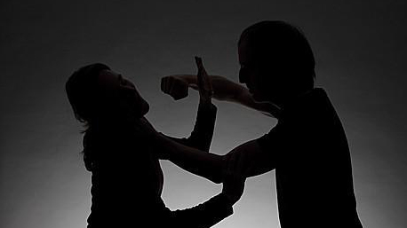 스토킹 피해자들이 피해 이후 일상생활의 불편함 마저 호소하는 것으로 나타나 긴급지원 방안이 추진된다 / ⓒ뉴시스DB