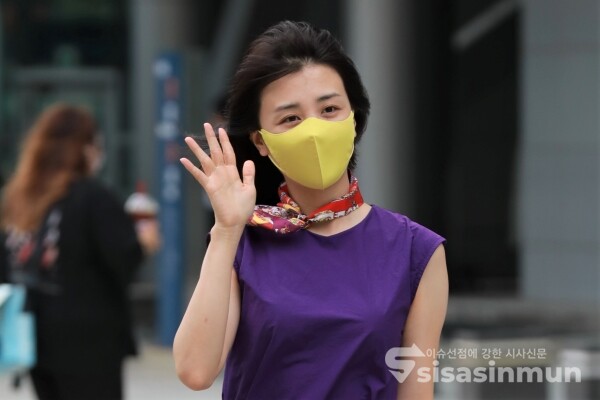 배우 박하선이 라디오 방송에 참석하고 있다. [사진 / 오훈 기자]