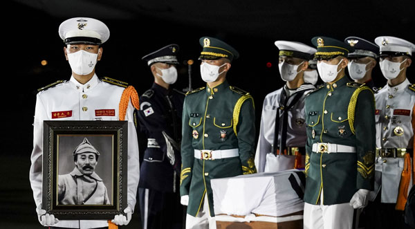 78년 만에 국내로 돌아온 홍범도 장군 유해 봉환식 / ⓒ청와대