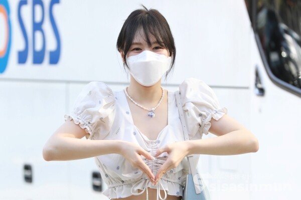 레드벨벳 웬디가 포즈를 취하고 있다. [사진 / 오훈 기자]