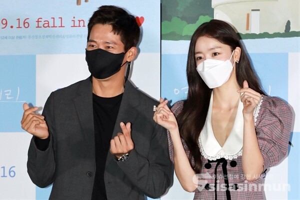 배우 한선화가 포토타임을 갖고 있다. [사진 / 오훈 기자]