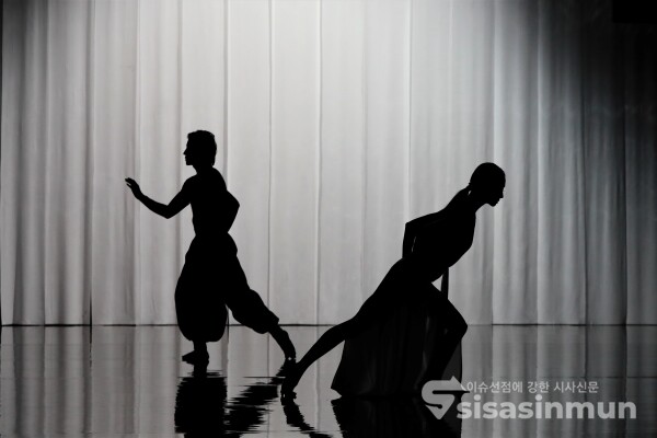 출연진들이 시연하고 있다. [사진 /오훈 기자]