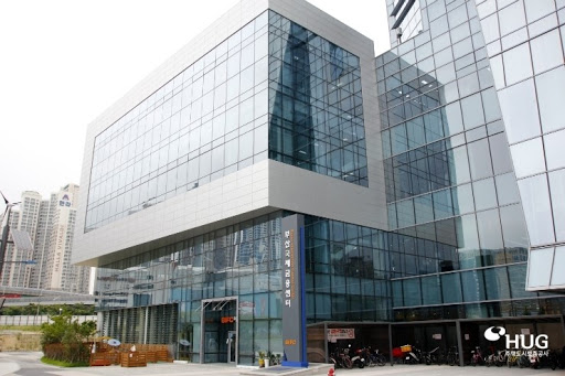 주택도시보증공사(HUG)가 입주한 부산국제금융센터. ⓒHUG