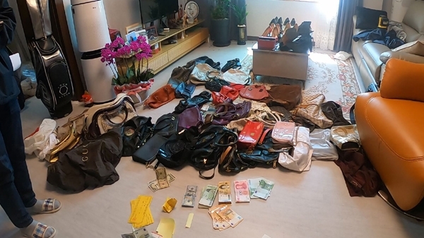 사진은 기사내용과 직접적인 관련없는 고액체납자들의 집안에서 나온 고가 압류 물품들 / ⓒ경기도 광역체납팀