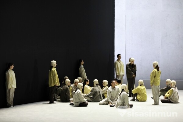 출연진들이 시연하고 있다. [사진 /오훈 기자]