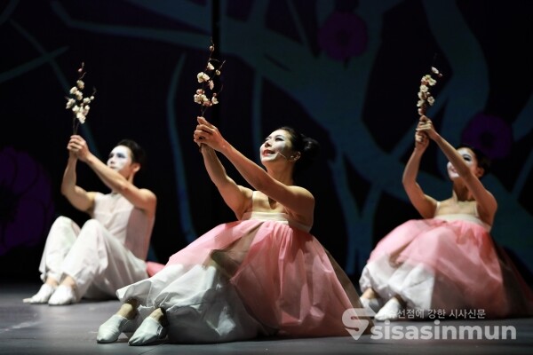 출연진들이 시연하고 있다. [사진 /오훈 기자]