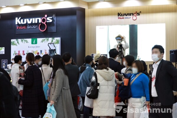 서울카페쇼를 찾은 참관객들이 각종부스를 방문하고 있다. [사진 / 오훈 기자]