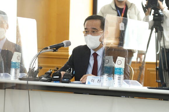 이찬우 금융감독원 수석부원장이 주요 은행 여신담당 부행장 간담회에서 발언하고 있다. ⓒ금융감독원