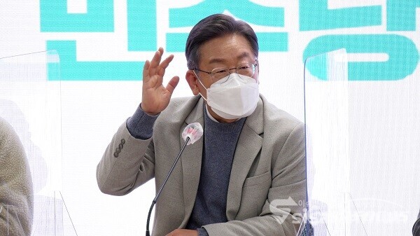 더불어민주당 이재명 대선 후보가 2일 서울 여의도 중앙당사에서 열린 대한민국 대전환 선대위 공개간담회에서 발언하고 있다. 사진 / 이강산 기자