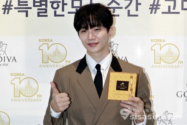 가수 겸 배우 이준호가 포즈를 취하고 있다. [사진 /오훈 기자]