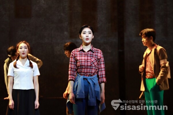 뮤지컬 ‘광주’ 출연진들이 열연을 펼치고 있다. [사진 / 오훈 기자]