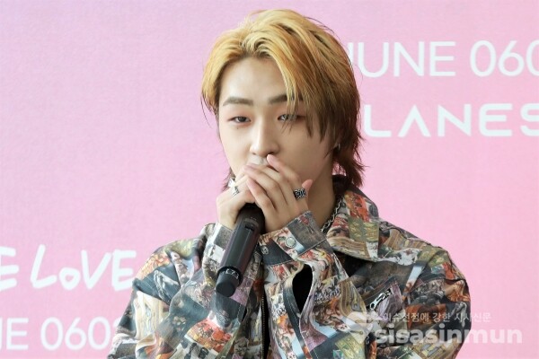 JUNE이 앨범에 대해 소개하고 있다. [사진 /오훈 기자]