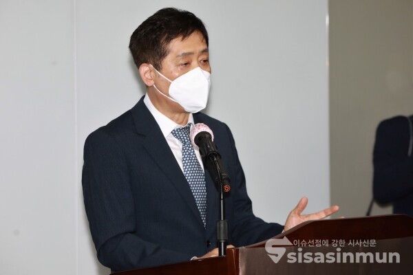 김주현 금융위원장 후보자가 취재진의 질문에 답하고 있다. [사진 / 오훈 기자]