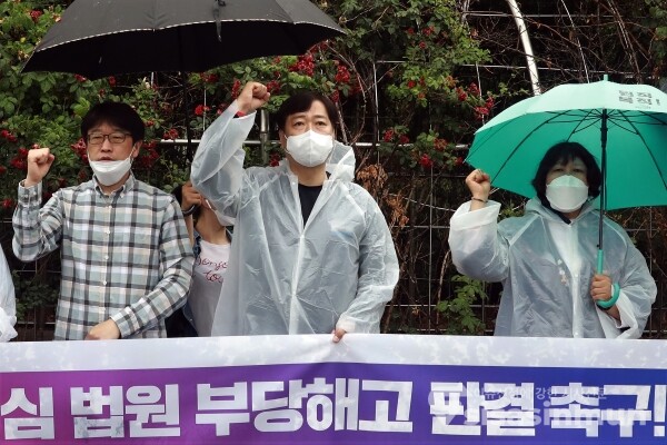 아시아나케이오 공대위 관계자들이 기자회견을 하고 있다. [사진 / 오훈 기자]