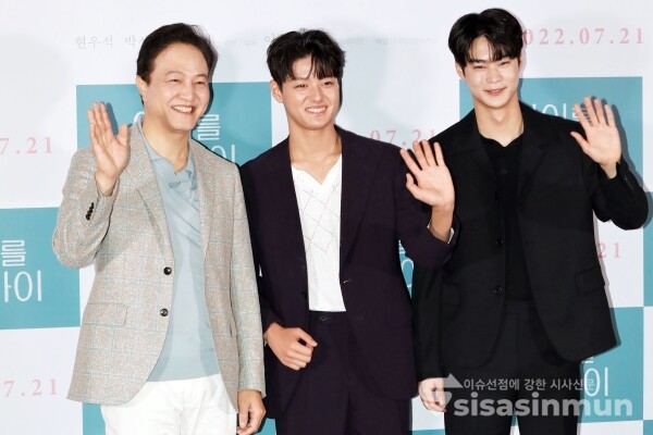 배우 정웅인, 박상훈, 현우석이 포토타임을 갖고 있다. [사진 / 오훈 기자]