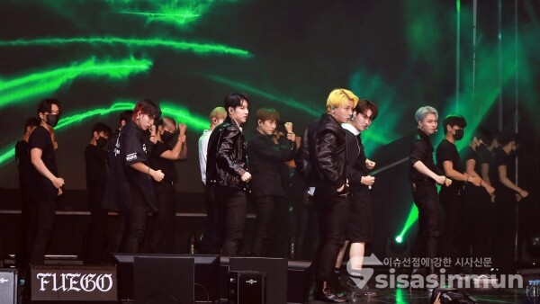 그룹 블랭키가 신곡무대를 선보이고 있다. [사진 /오훈 기자]