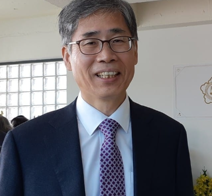 신평 변호사는 25일 '이준석 사태'가 취임 초기에 터진 것이 어쩌면 다행이라고 밝혔다.(사진/신평페이스북)