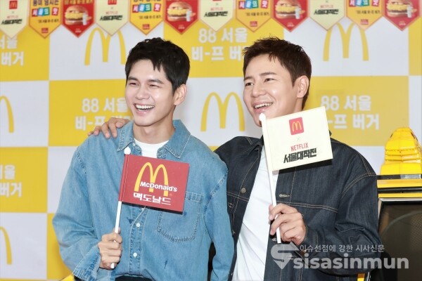 옹성우와 이규형이 포즈를 취하고 있다. [사진 /오훈 기자]