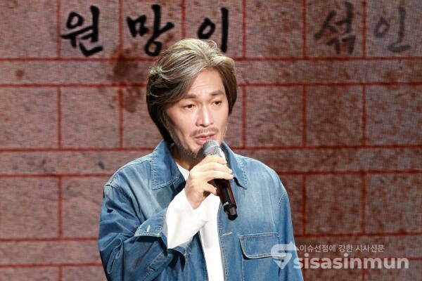 가수 임재범이 신곡무대를 선보이고 있다. [사진 / 오훈 기자]