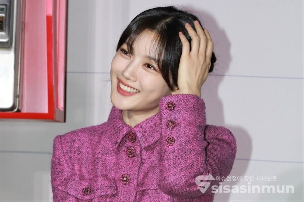 배우 김유정이 포토타임을 가지고 있다. [사진 / 오훈 기자]