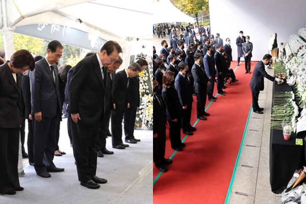 윤석열 대통령이 국무위원들과 1일 녹사평역에 마련된 이태원 희생자들에 대한 조문을 하고 있다.(좌), 국민의힘 의원들도 서울시청 광장에 마련된 합동분향소에서 조문하고 있다.(우). ⓒ뉴시스