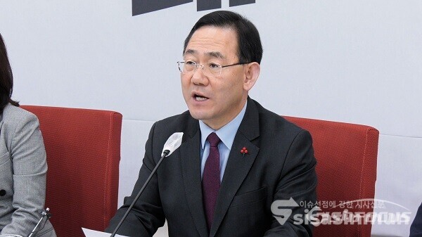 국민의힘 주호영 원내대표가 2일 오후 서울 여의도 국회에서 열린 김진표 국회의장 주재 여야 원내대표 4차 비공개 회동을 마친 후 기자간담회에서 발언하고 있다. 사진 / 김기범 기자