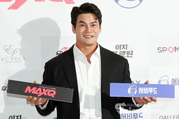 머슬마니아 박형성이 포즈를 취하고 있다. [사진 / 오훈 기자]