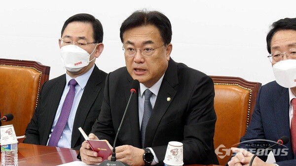 국민의힘 정진석 비상대책위원장이 9일 오전 서울 여의도 국회에서 국민의힘 비상대책위원회의에서 발언하고 있다. 사진 / 권민구 기자