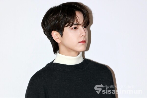 더보이즈 영훈이 포즈를 취하고 있다. [사진 /오훈 기자]
