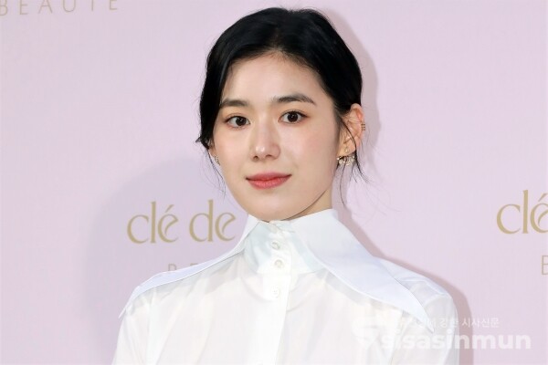 배우 정은채가 포즈를 취하고 있다. [사진 / 오훈 기자]