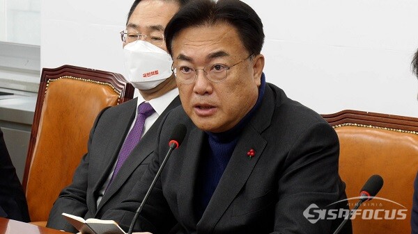 국민의힘 정진석 비상대책위원장이 과거 서울 여의도 국회에서 열린 비상대책위원회의에서 발언하고 있는 모습. 사진 / 권민구 기자