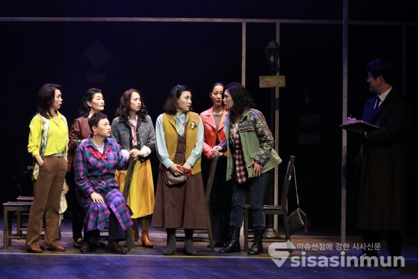 뮤지컬 '다시, 봄'의 '봄'팀이 시연하고 있다. [사진 /오훈 기자]