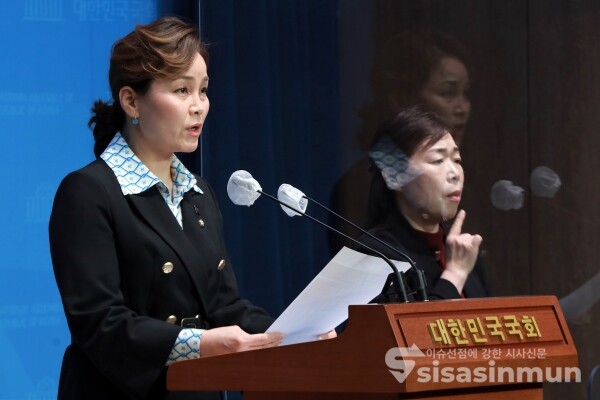 임오경 대변인이 기자회견을 하고 있다. [사진 /오훈 기자]