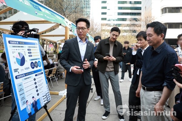 원희룡 국토교통부 장관이 '안심전세 App'을 홍보하고 있다. [사진 / 오훈 기자]