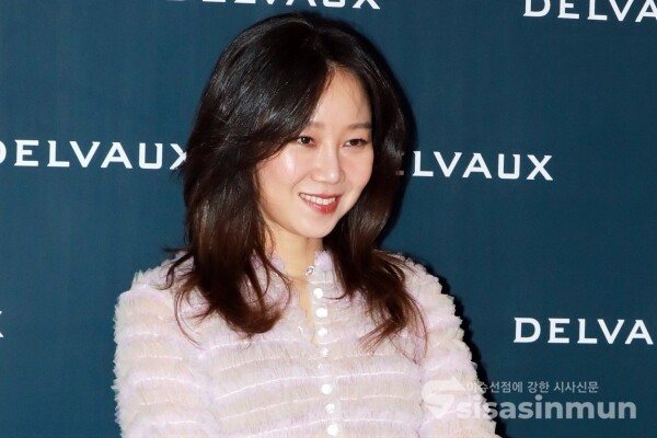 배우 공효진이 포즈를 취하고 있다. [사진 /오훈 기자]