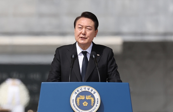 윤석열 대통령이 24일 대전 유성구 국립대전현충원에서 열린 제8회 서해수호의 날 기념식에서 기념사하고 있다. (대통령실통신사진기자단) ⓒ뉴시스