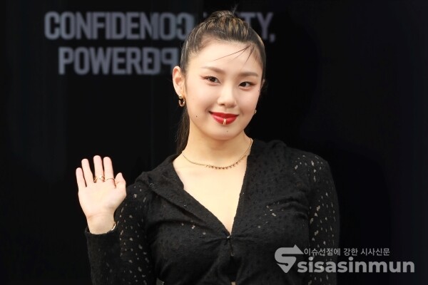 댄서 리정이 포즈를 취하고 있다. [사진 /오훈 기자]