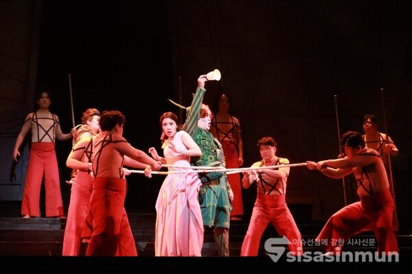 서울시오페라단 주역들이 시연하고 있다. [사진 /오훈 기자]