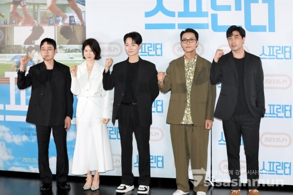 배우 박성일, 공민정, 임지호, 전신환, 최준혁이 포토타임을 갖고 있다.(1) [사진 / 오훈 기자]