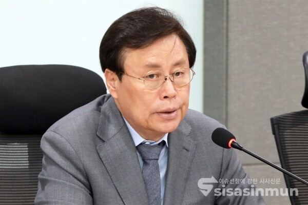 18일 도종환 의원이 개회사를 하고 있다. [사진 / 오훈 기자]